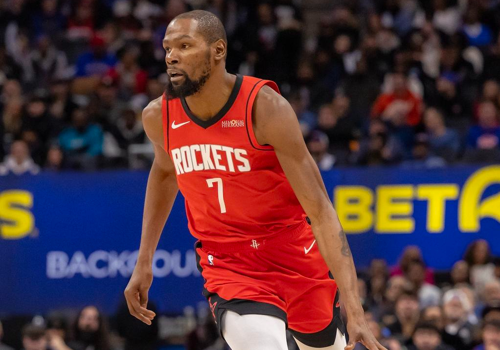 世界杯晋级规则-背靠背客场战胜东部第一，杜兰特领衔三人红榜，申京两点备受质疑